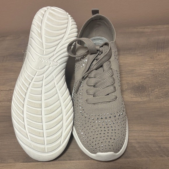 Cloudsteppers by Clarks Light Gray Sneakers - Picture 5 of 5